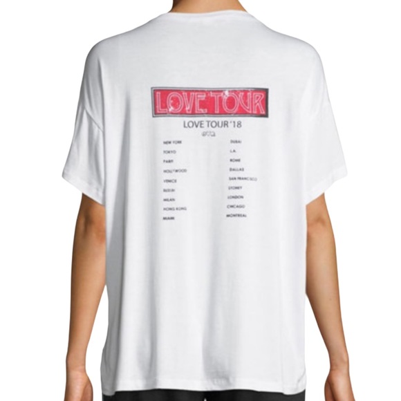 Peace Love World Tour ‘18 Shirt Size Large